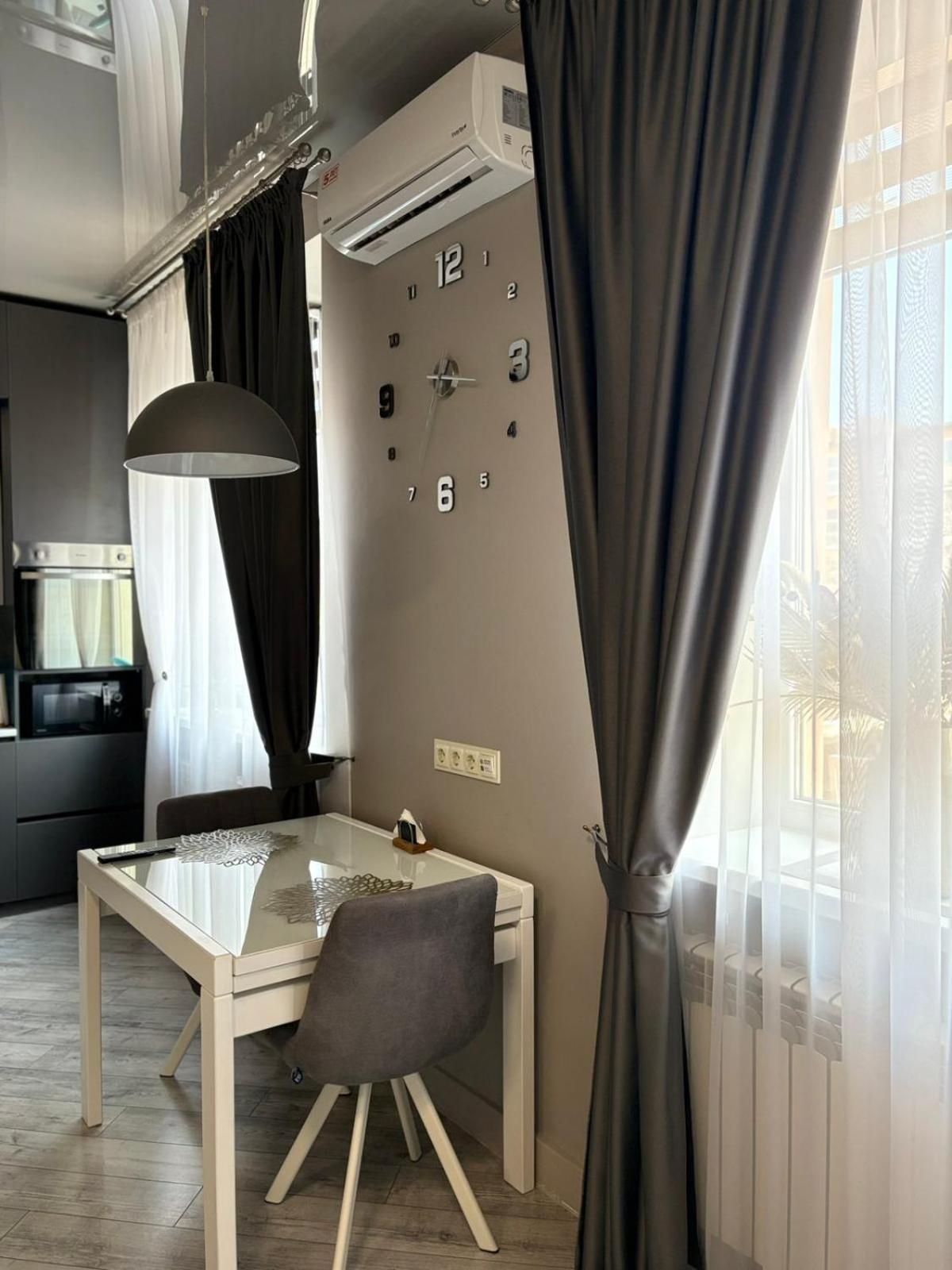 Lux apartment на центральном проспекте, Smart TV, кофемашина Кривой Рог Экстерьер фото