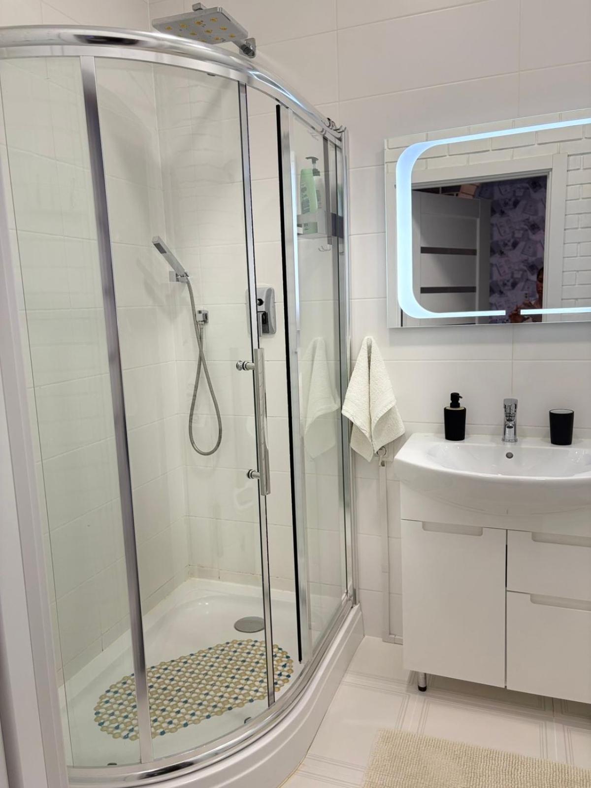 Lux apartment на центральном проспекте, Smart TV, кофемашина Кривой Рог Экстерьер фото